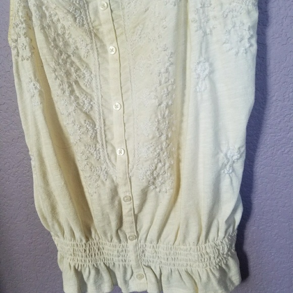 Crop top! - Picture 2 of 4